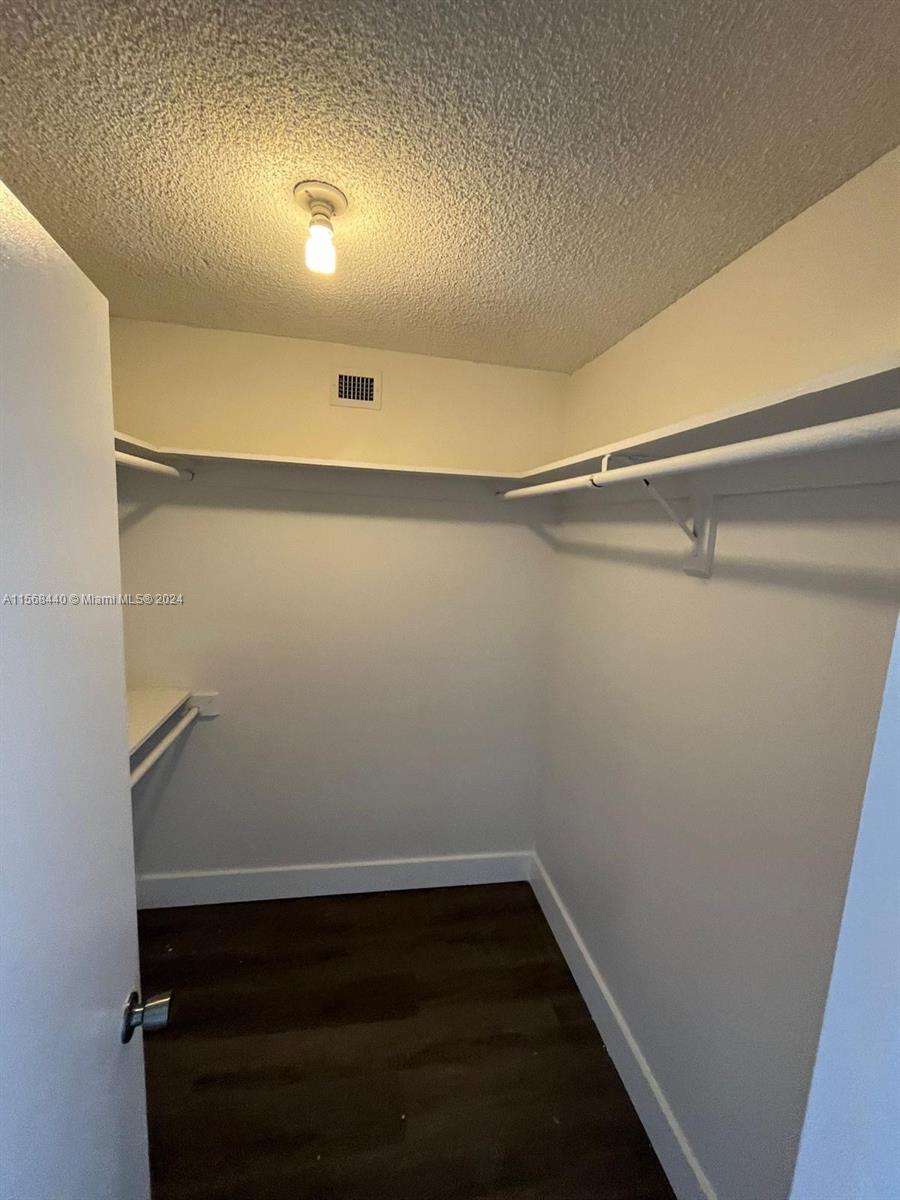 401 Golden Isles Dr 716, Hallandale Beach, Florida 33009, 1 Bedroom Bedrooms, ,1 BathroomBathrooms,Residentiallease,For Rent,401 Golden Isles Dr 716,A11568440