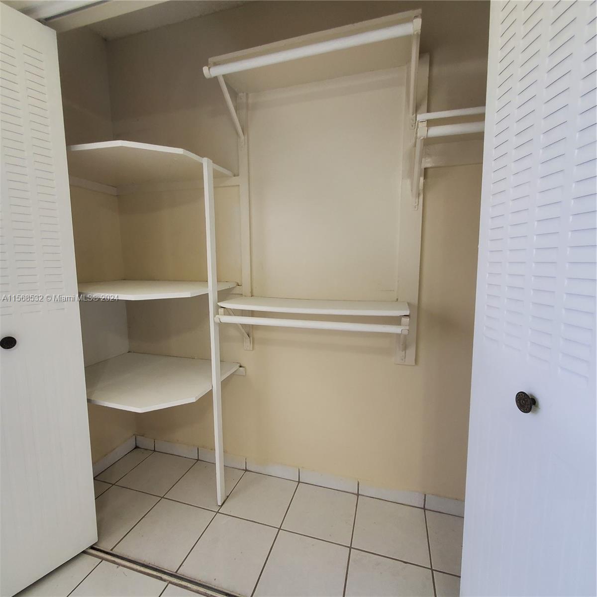 6215 W 20th Ave 212, Hialeah, Florida 33012, 2 Bedrooms Bedrooms, ,2 BathroomsBathrooms,Residential,For Sale,6215 W 20th Ave 212,A11568532