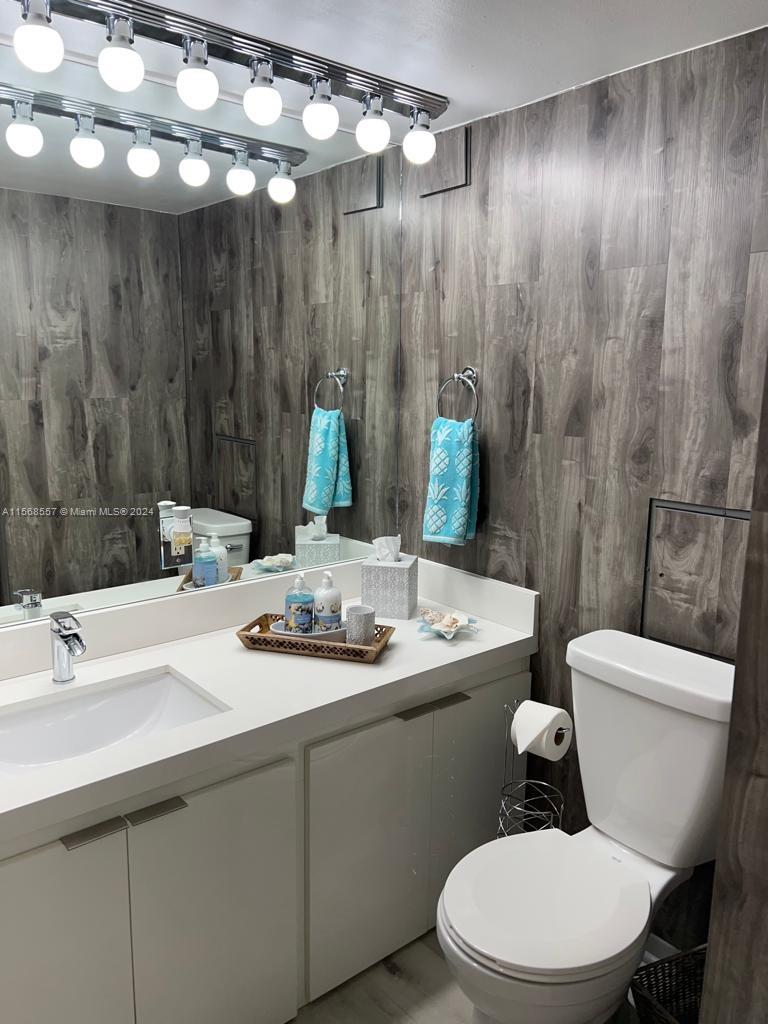 6770 Indian Creek Dr 5, Miami Beach, Florida 33141, 1 Bedroom Bedrooms, ,1 BathroomBathrooms,Residentiallease,For Rent,6770 Indian Creek Dr 5,A11568557