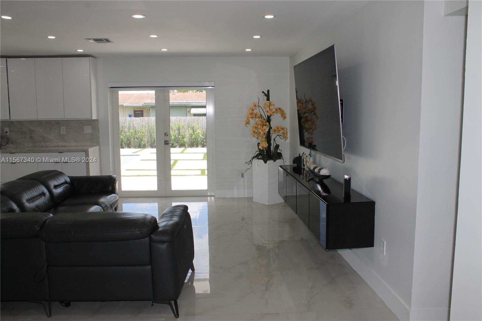 27665 SW 163rd Ave, Homestead, Florida 33031, 5 Bedrooms Bedrooms, ,3 BathroomsBathrooms,Residential,For Sale,27665 SW 163rd Ave,A11567340