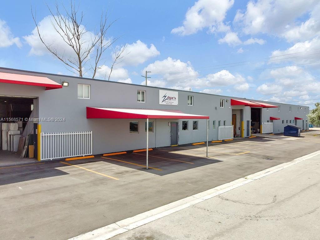 2301 W 8th Ln, Hialeah, Florida 33010, ,Commercialsale,For Sale,2301 W 8th Ln,A11568571