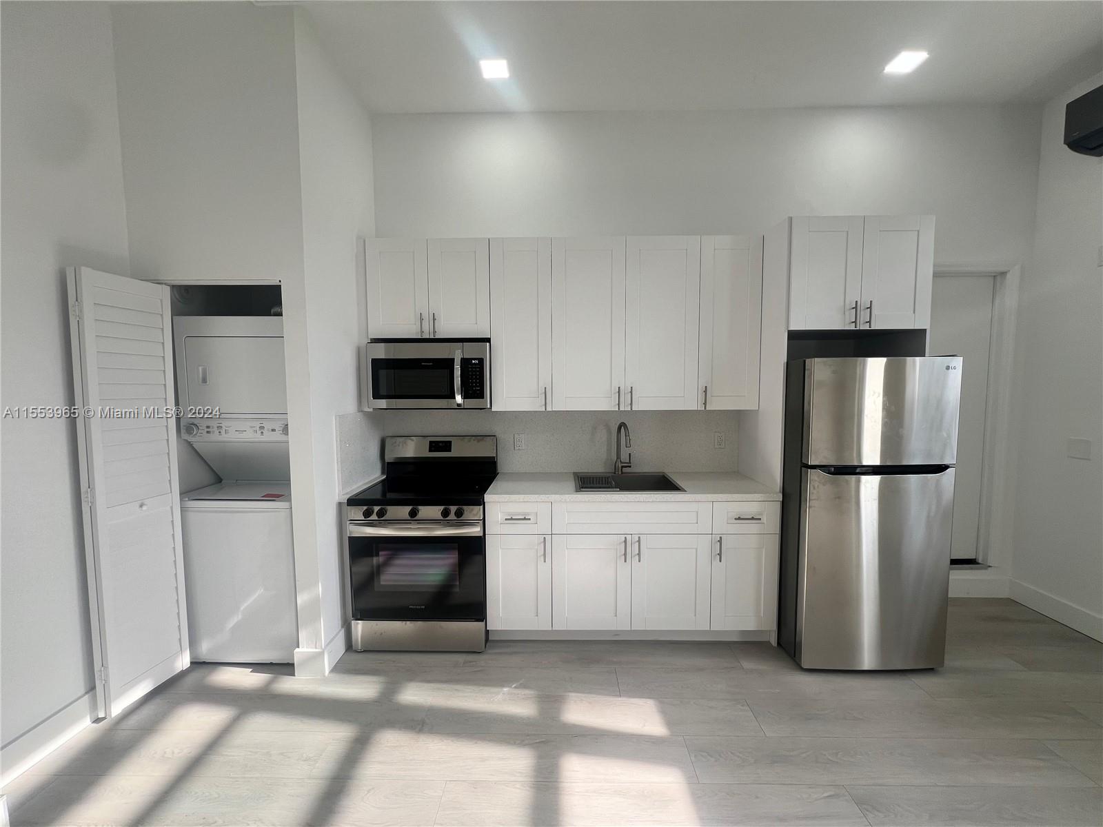 xx SW 98th St 0, Pinecrest, Florida 33156, 1 Bedroom Bedrooms, ,1 BathroomBathrooms,Residentiallease,For Rent,xx SW 98th St 0,A11553965