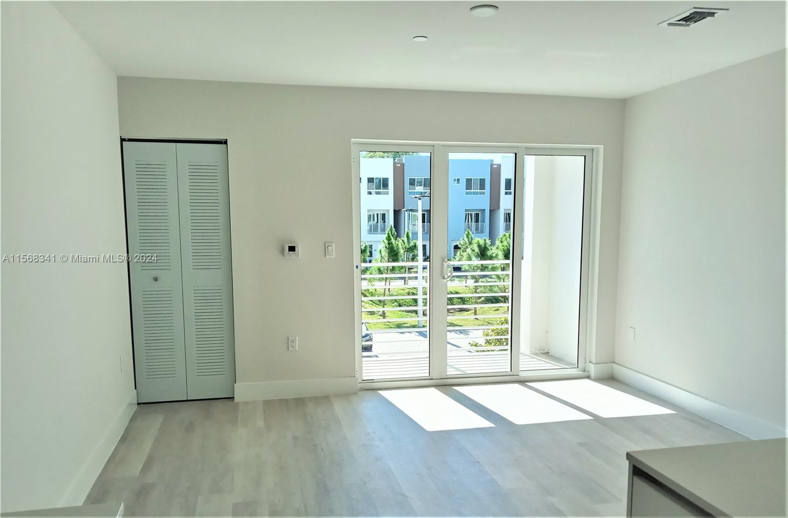 2555 NE 193rd St 2218, Miami, Florida 33180, 2 Bedrooms Bedrooms, ,2 BathroomsBathrooms,Residentiallease,For Rent,2555 NE 193rd St 2218,A11568341