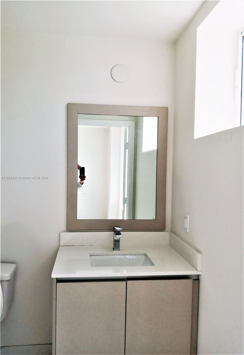2555 NE 193rd St 2218, Miami, Florida 33180, 2 Bedrooms Bedrooms, ,2 BathroomsBathrooms,Residentiallease,For Rent,2555 NE 193rd St 2218,A11568341