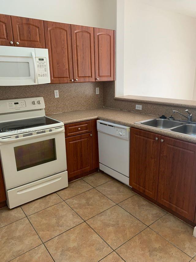 1662 SE 27th Dr 106, Homestead, Florida 33035, 2 Bedrooms Bedrooms, ,2 BathroomsBathrooms,Residential,For Sale,1662 SE 27th Dr 106,A11568629