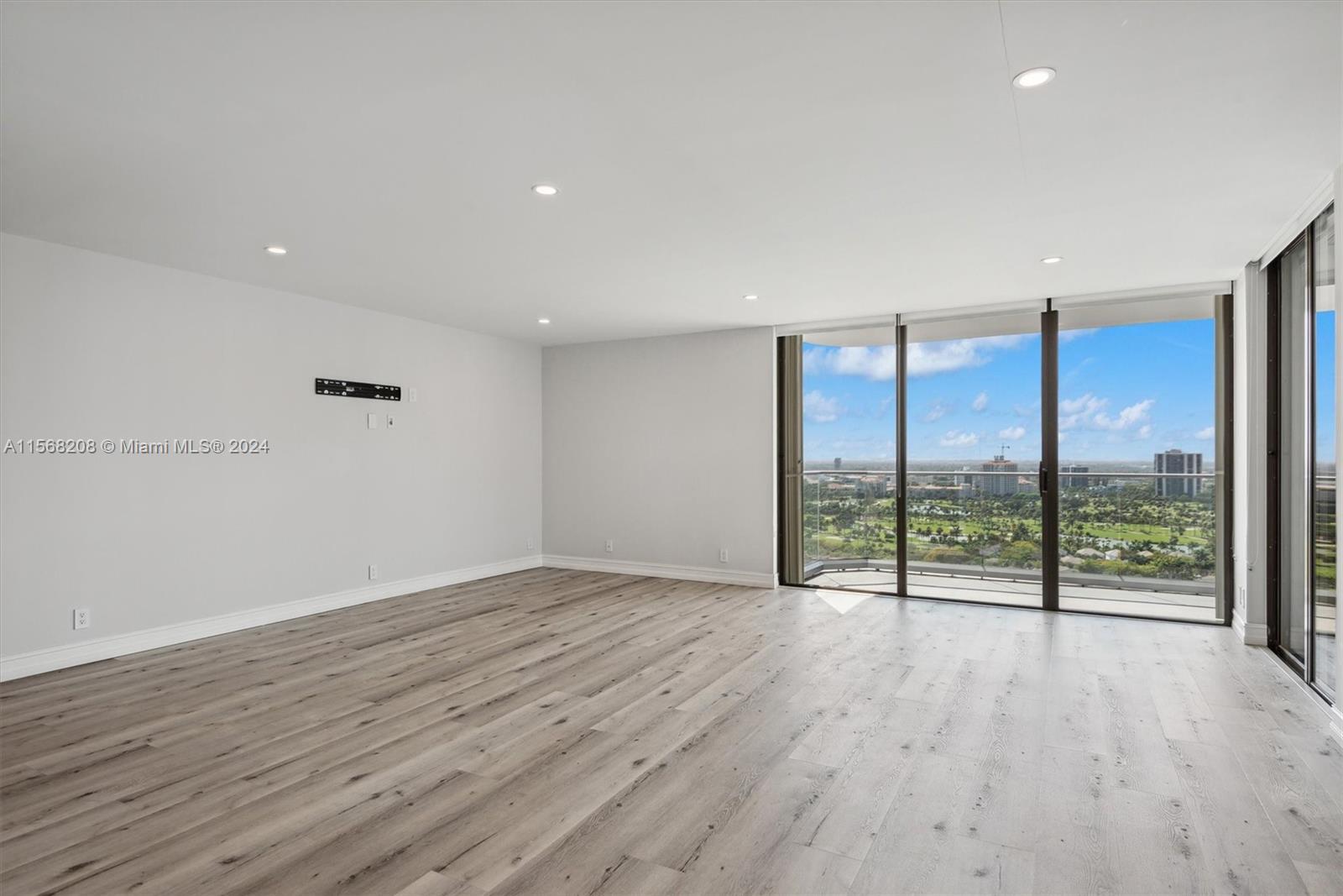 19707 Turnberry Way 26K, Aventura, Florida 33180, 2 Bedrooms Bedrooms, ,2 BathroomsBathrooms,Residentiallease,For Rent,19707 Turnberry Way 26K,A11568208