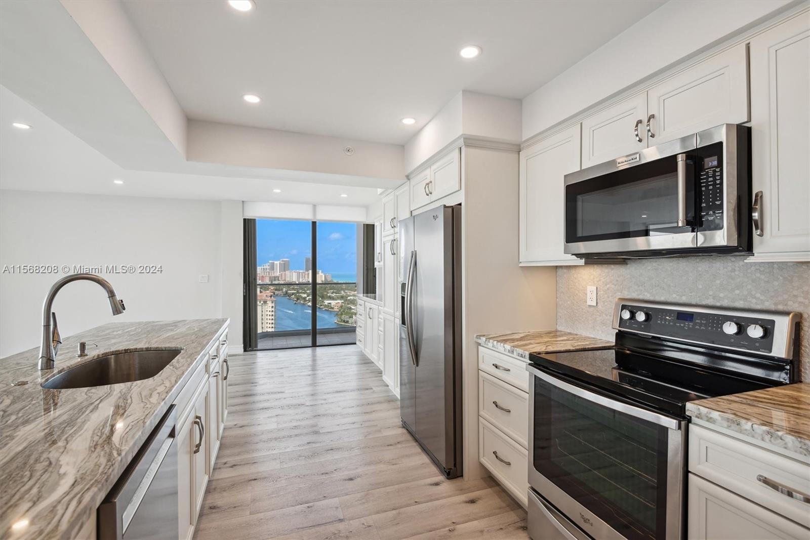 19707 Turnberry Way 26K, Aventura, Florida 33180, 2 Bedrooms Bedrooms, ,2 BathroomsBathrooms,Residentiallease,For Rent,19707 Turnberry Way 26K,A11568208