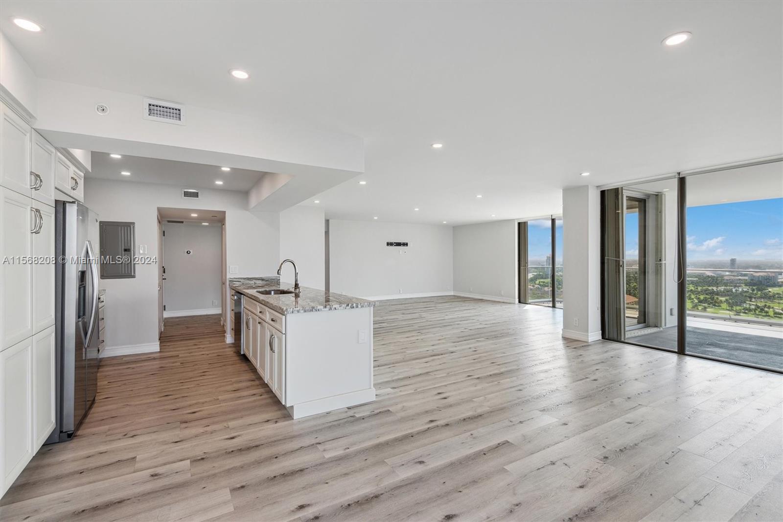 19707 Turnberry Way 26K, Aventura, Florida 33180, 2 Bedrooms Bedrooms, ,2 BathroomsBathrooms,Residentiallease,For Rent,19707 Turnberry Way 26K,A11568208