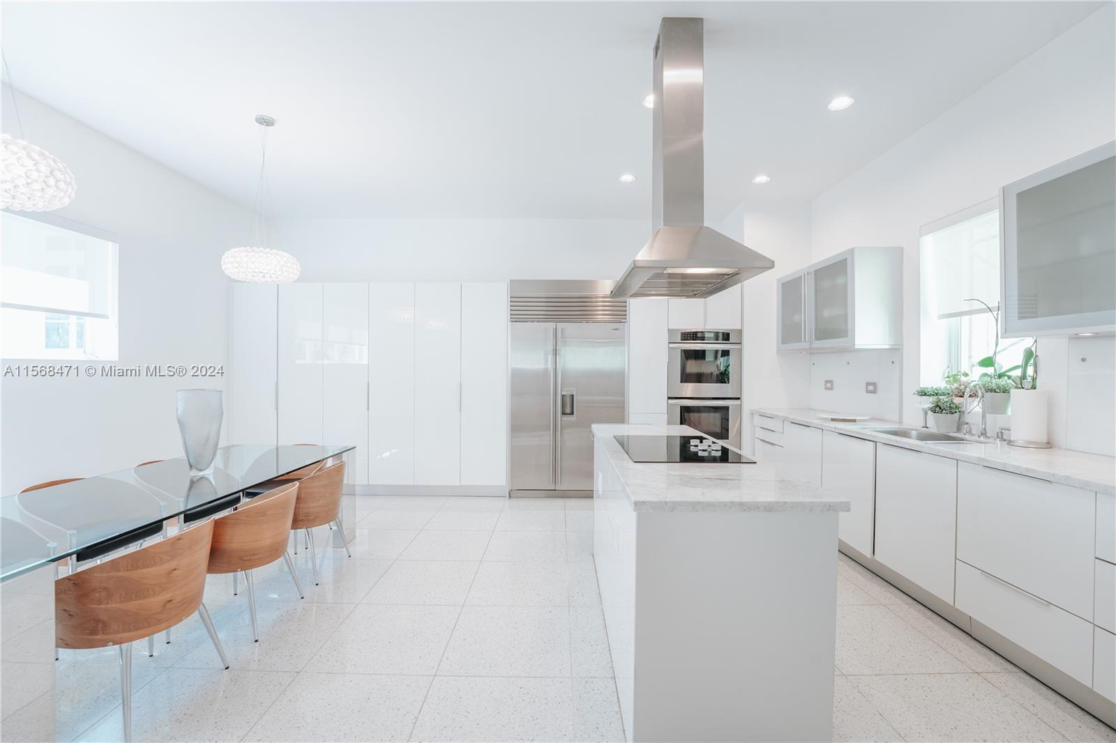 6109 W Laguna Dr W, Miami Beach, Florida 33141, 5 Bedrooms Bedrooms, ,5 BathroomsBathrooms,Residential,For Sale,6109 W Laguna Dr W,A11568471