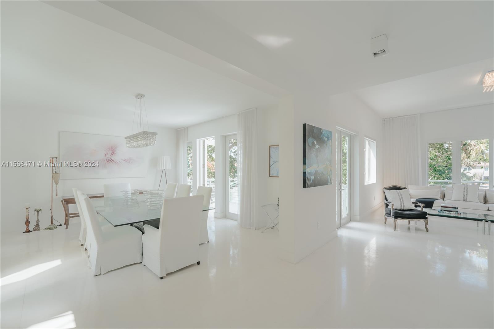 6109 W Laguna Dr W, Miami Beach, Florida 33141, 5 Bedrooms Bedrooms, ,5 BathroomsBathrooms,Residential,For Sale,6109 W Laguna Dr W,A11568471