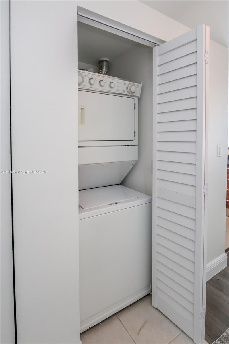 335 S Biscayne Blvd 2703, Miami, Florida 33131, 1 Bedroom Bedrooms, ,1 BathroomBathrooms,Residential,For Sale,335 S Biscayne Blvd 2703,A11567055