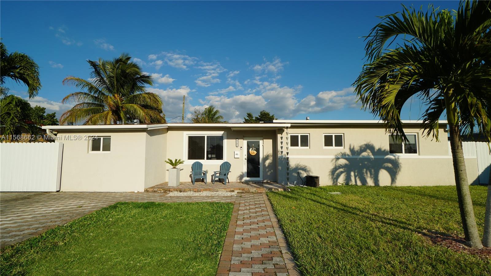 4241 SW 97th Pl  For Sale A11568662, FL