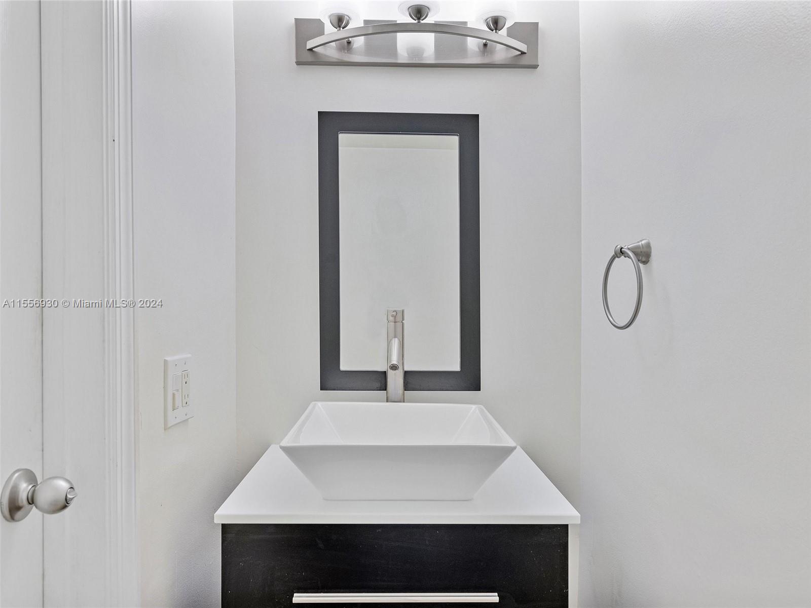 515 NE 38th St 10, Miami, Florida 33137, 2 Bedrooms Bedrooms, ,1 BathroomBathrooms,Residential,For Sale,515 NE 38th St 10,A11556930