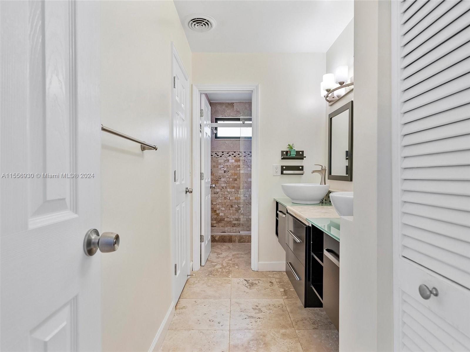 515 NE 38th St 10, Miami, Florida 33137, 2 Bedrooms Bedrooms, ,1 BathroomBathrooms,Residential,For Sale,515 NE 38th St 10,A11556930