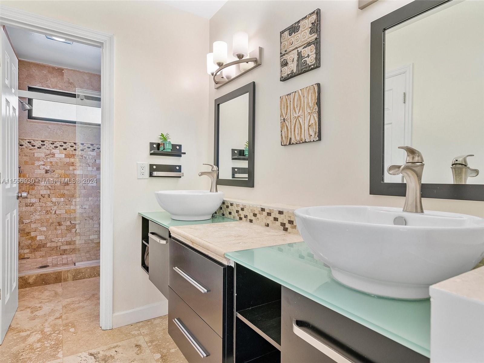 515 NE 38th St 10, Miami, Florida 33137, 2 Bedrooms Bedrooms, ,1 BathroomBathrooms,Residential,For Sale,515 NE 38th St 10,A11556930