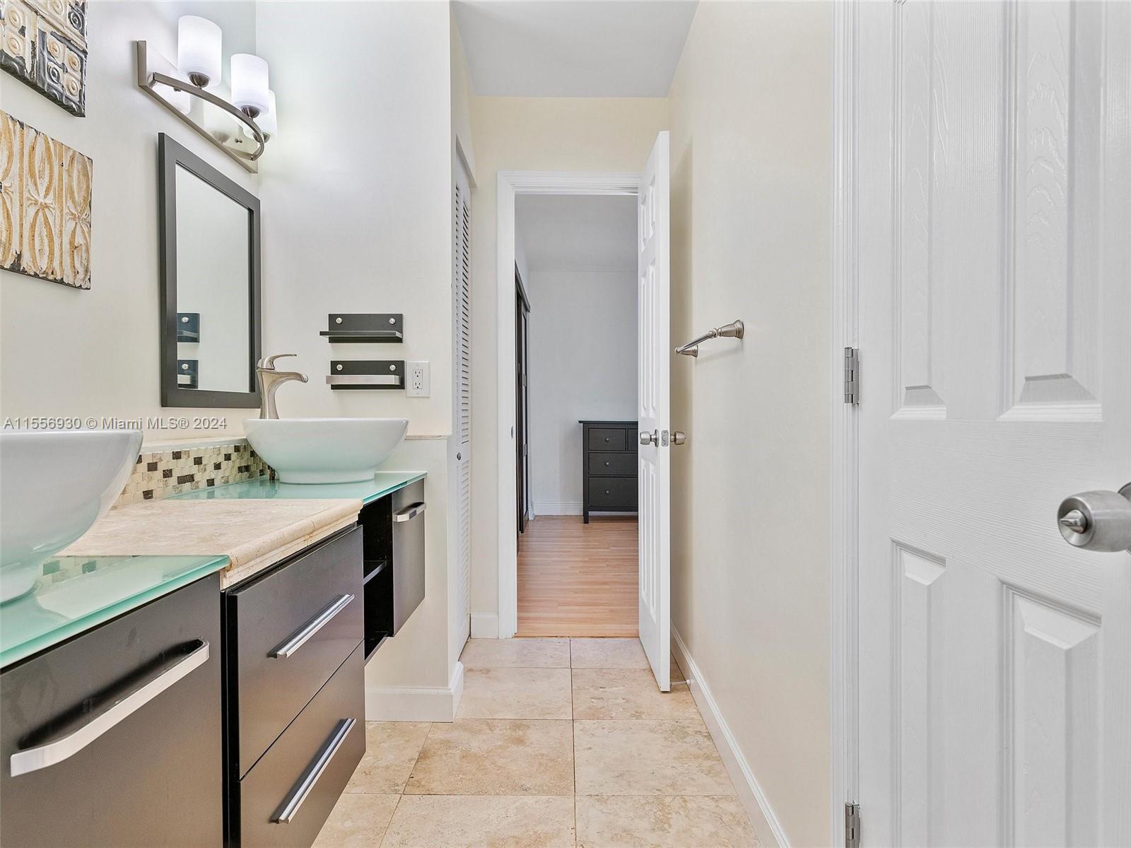 515 NE 38th St 10, Miami, Florida 33137, 2 Bedrooms Bedrooms, ,1 BathroomBathrooms,Residential,For Sale,515 NE 38th St 10,A11556930