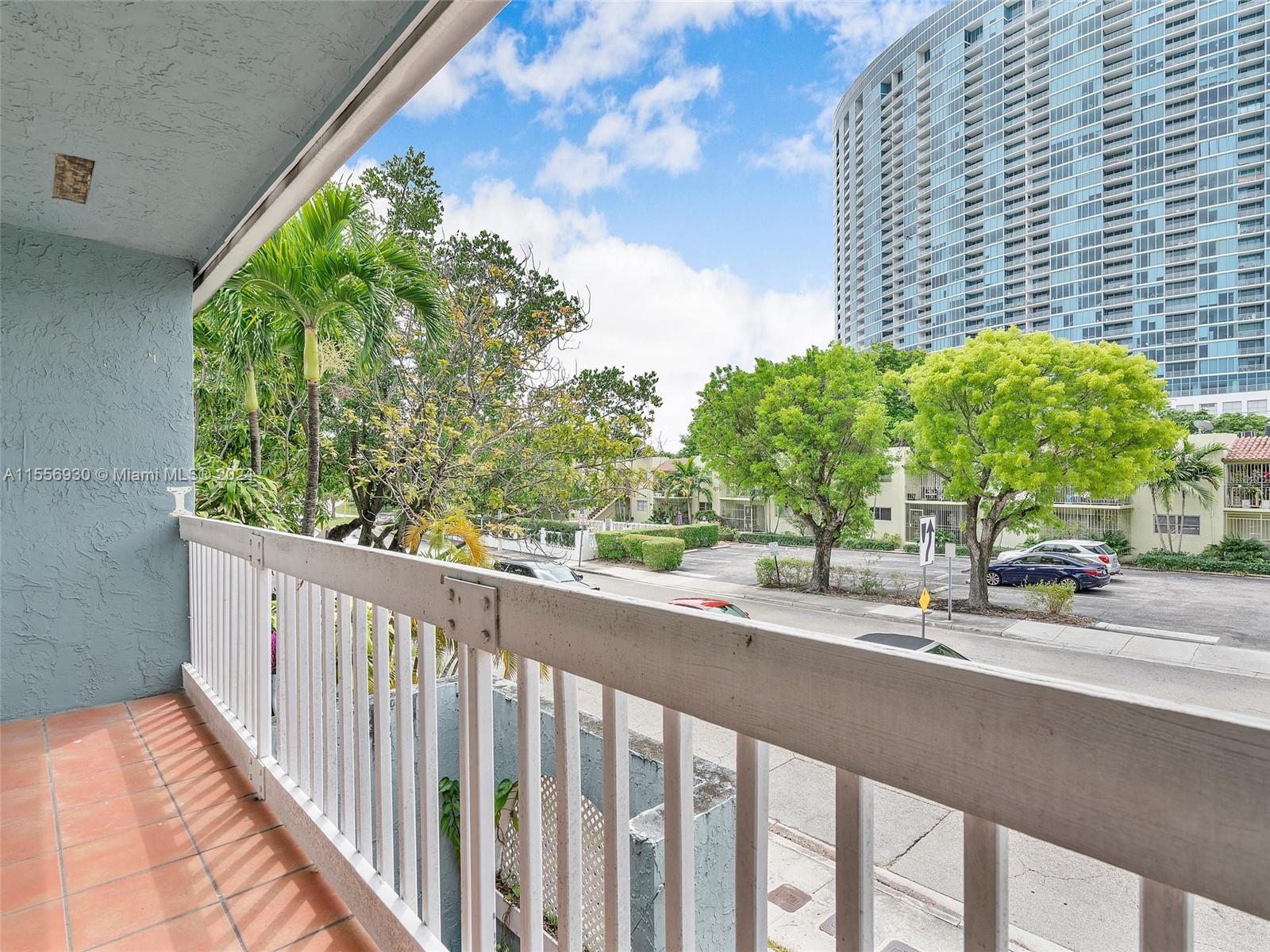 515 NE 38th St 10, Miami, Florida 33137, 2 Bedrooms Bedrooms, ,1 BathroomBathrooms,Residential,For Sale,515 NE 38th St 10,A11556930