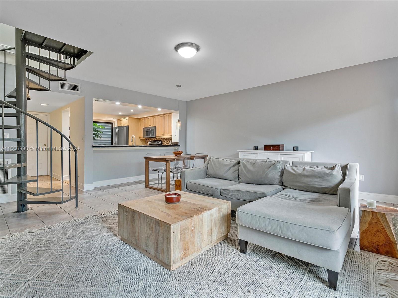 515 NE 38th St 10, Miami, Florida 33137, 2 Bedrooms Bedrooms, ,1 BathroomBathrooms,Residential,For Sale,515 NE 38th St 10,A11556930