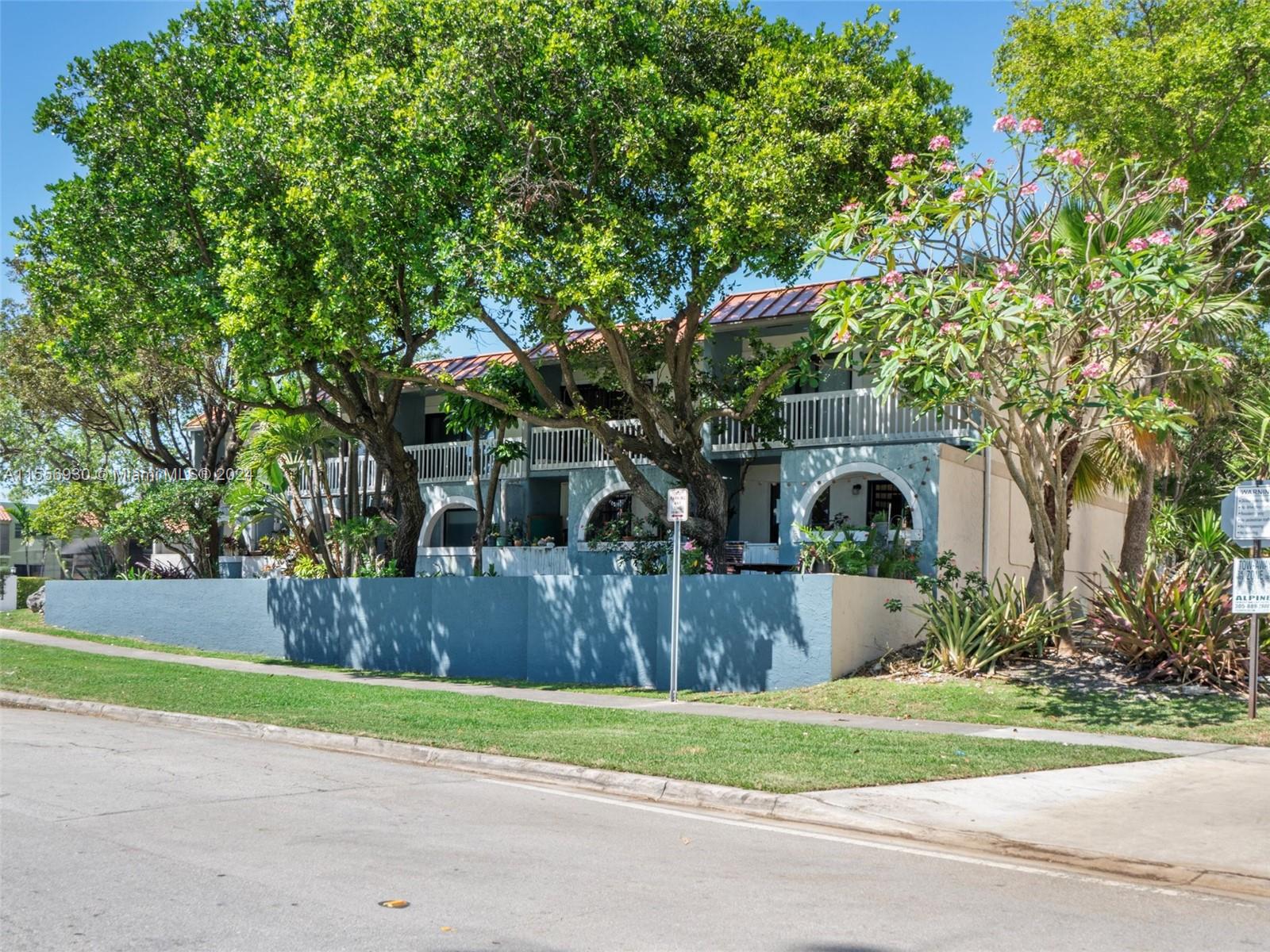 515 NE 38th St 10, Miami, Florida 33137, 2 Bedrooms Bedrooms, ,1 BathroomBathrooms,Residential,For Sale,515 NE 38th St 10,A11556930