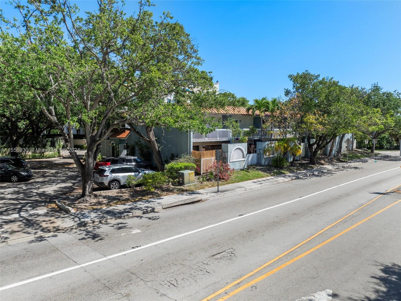 515 NE 38th St 10, Miami, Florida 33137, 2 Bedrooms Bedrooms, ,1 BathroomBathrooms,Residential,For Sale,515 NE 38th St 10,A11556930