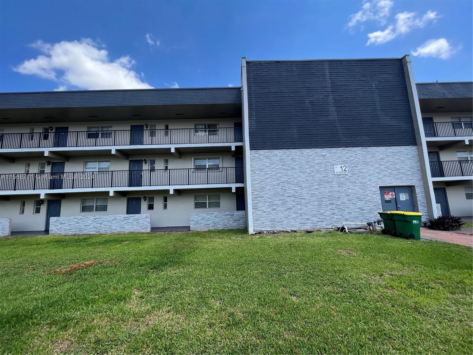 7820 S Colony Cir S 206, Tamarac, Florida 33321, 2 Bedrooms Bedrooms, ,2 BathroomsBathrooms,Residentiallease,For Rent,7820 S Colony Cir S 206,A11568711