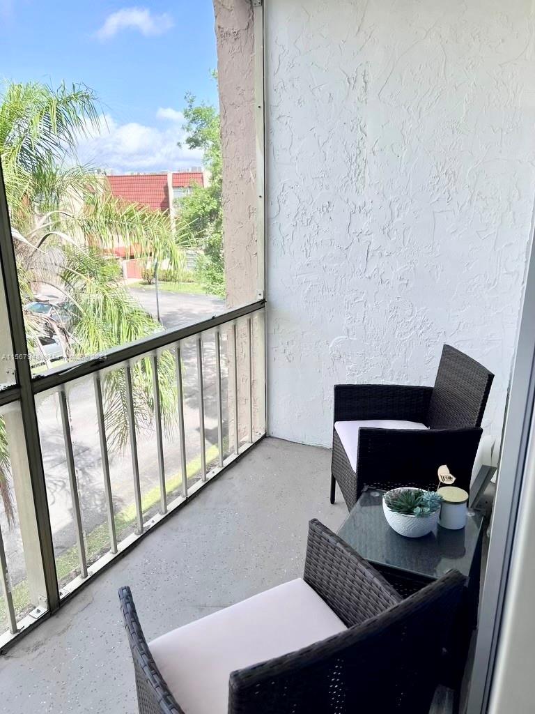 8120 SW 24th St 310, North Lauderdale, Florida 33068, 1 Bedroom Bedrooms, ,1 BathroomBathrooms,Residential,For Sale,8120 SW 24th St 310,A11567948