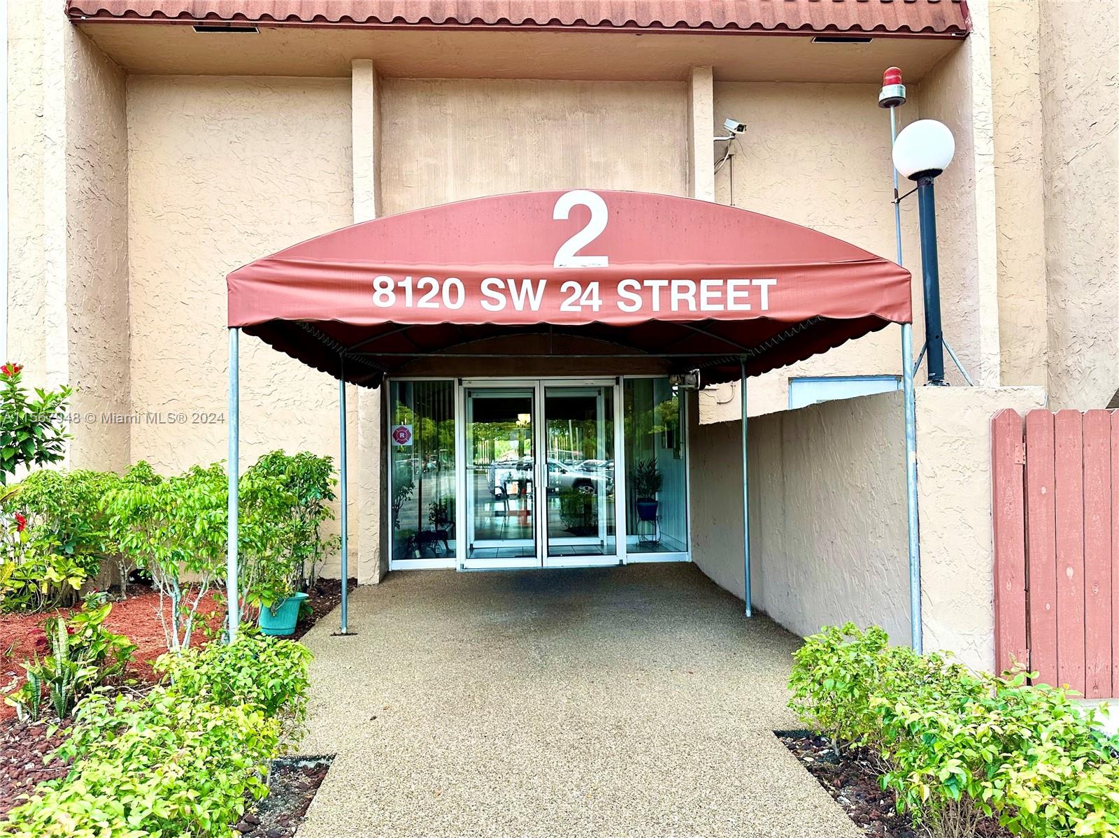 8120 SW 24th St 310, North Lauderdale, Florida 33068, 1 Bedroom Bedrooms, ,1 BathroomBathrooms,Residential,For Sale,8120 SW 24th St 310,A11567948