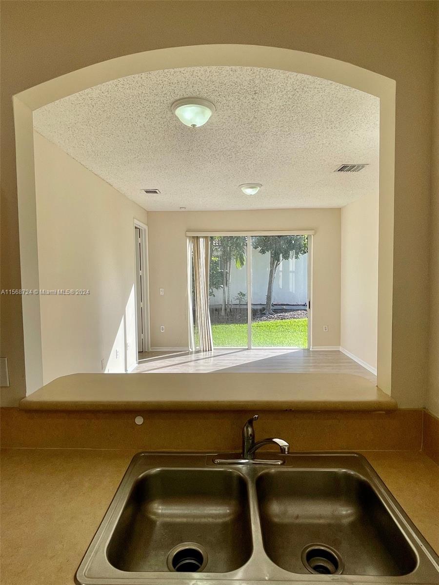 4278 NE 10th Ct, Homestead, Florida 33033, 2 Bedrooms Bedrooms, ,2 BathroomsBathrooms,Residentiallease,For Rent,4278 NE 10th Ct,A11568724