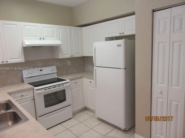 2308 SE 23rd Ter 2308, Homestead, Florida 33035, 3 Bedrooms Bedrooms, ,2 BathroomsBathrooms,Residential,For Sale,2308 SE 23rd Ter 2308,A11568717