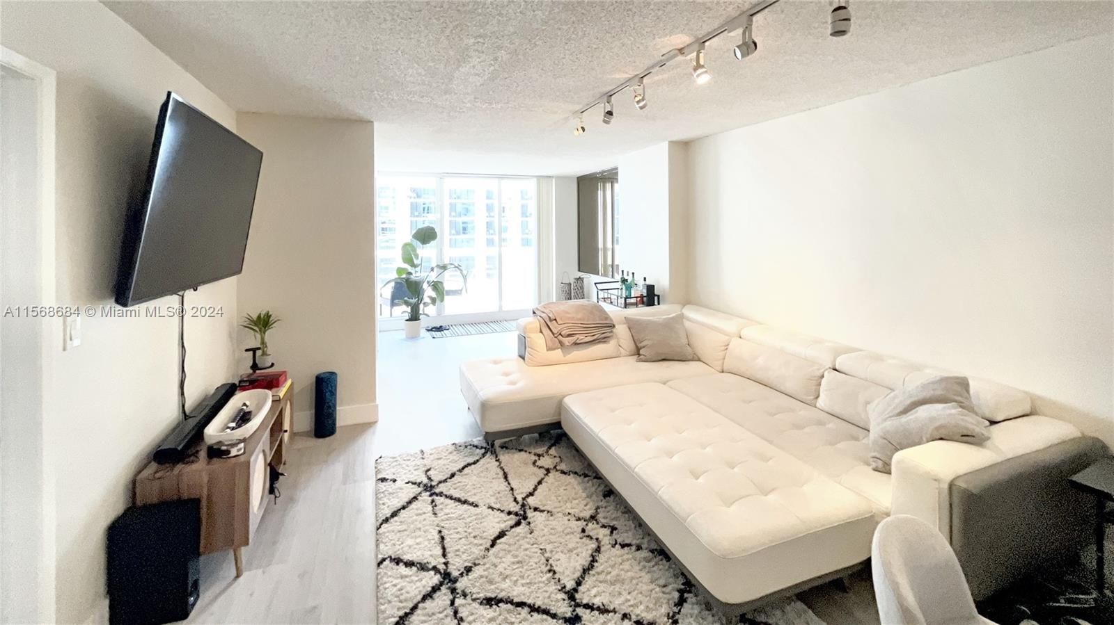 1717 N Bayshore Dr A-2744, Miami, Florida 33132, 1 Bedroom Bedrooms, ,1 BathroomBathrooms,Residentiallease,For Rent,1717 N Bayshore Dr A-2744,A11568684
