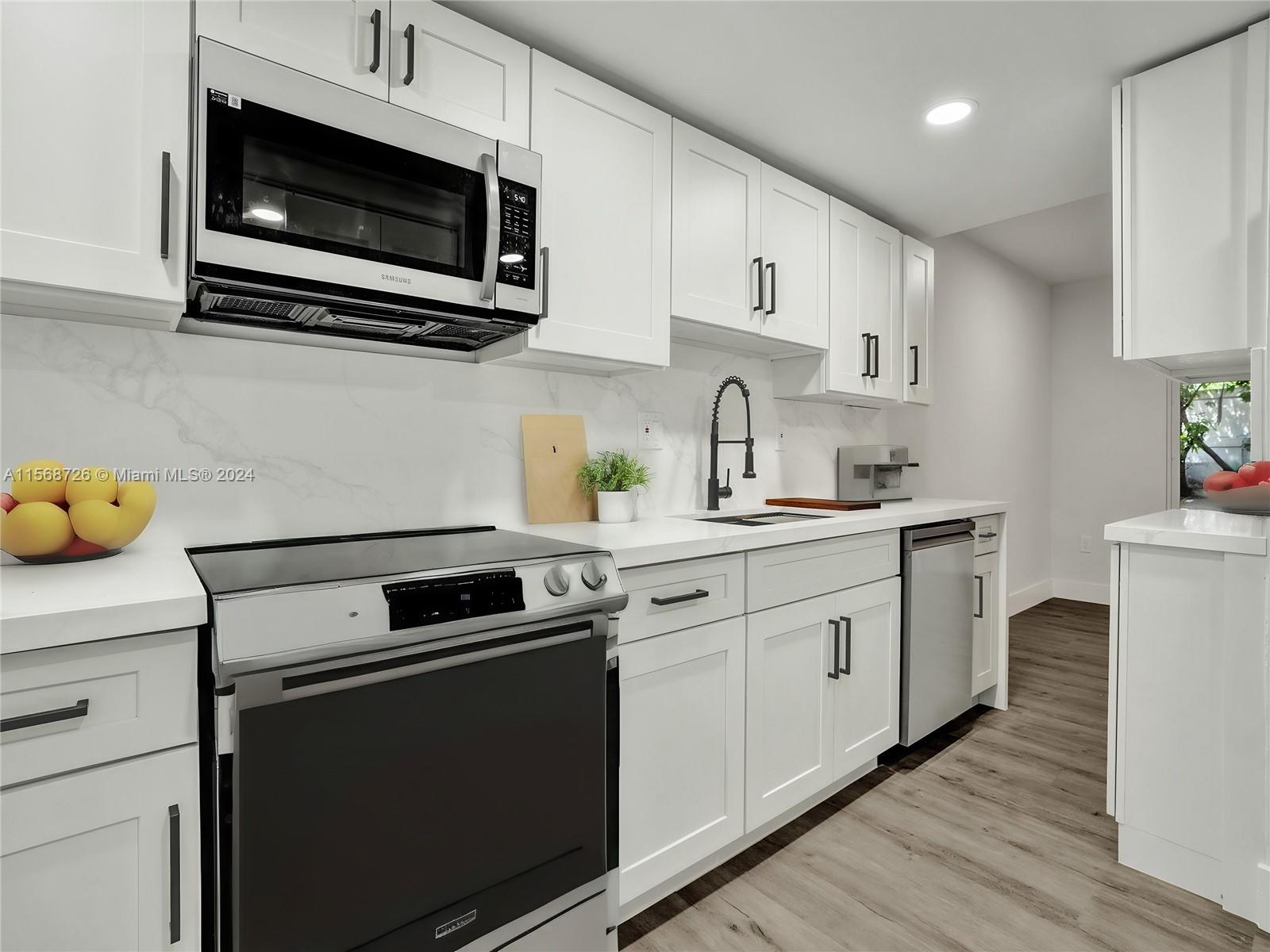 2421 NW 11th St 20B, Miami, Florida 33125, 3 Bedrooms Bedrooms, ,2 BathroomsBathrooms,Residential,For Sale,2421 NW 11th St 20B,A11568726