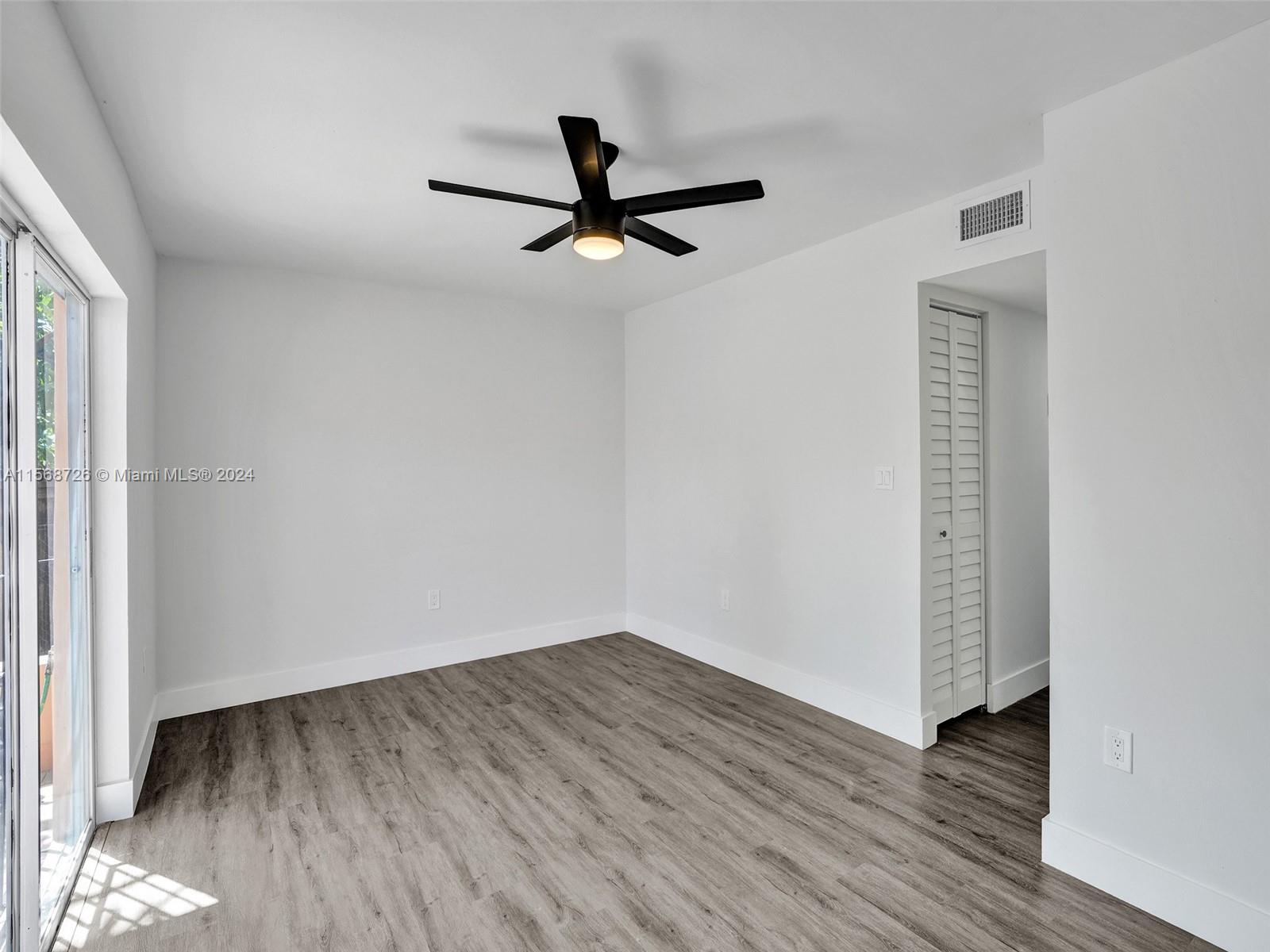 2421 NW 11th St 20B, Miami, Florida 33125, 3 Bedrooms Bedrooms, ,2 BathroomsBathrooms,Residential,For Sale,2421 NW 11th St 20B,A11568726