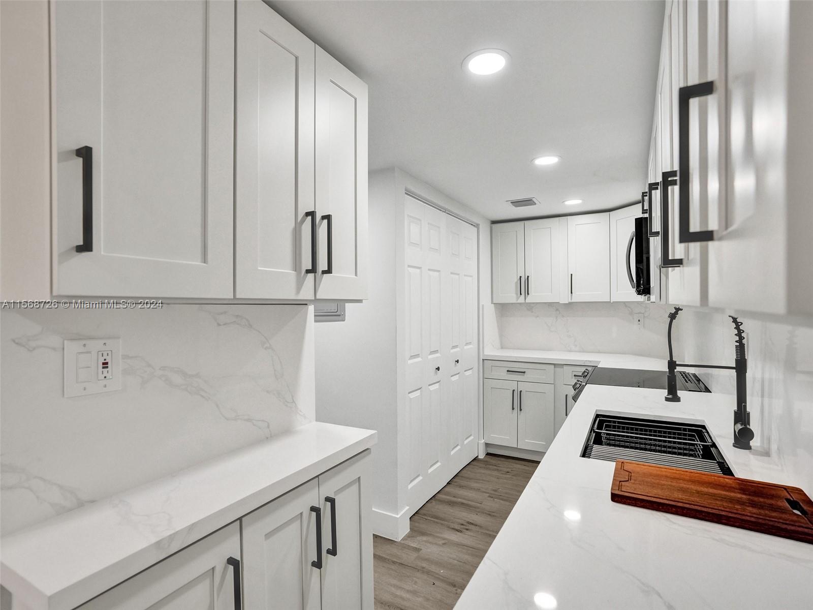 2421 NW 11th St 20B, Miami, Florida 33125, 3 Bedrooms Bedrooms, ,2 BathroomsBathrooms,Residential,For Sale,2421 NW 11th St 20B,A11568726