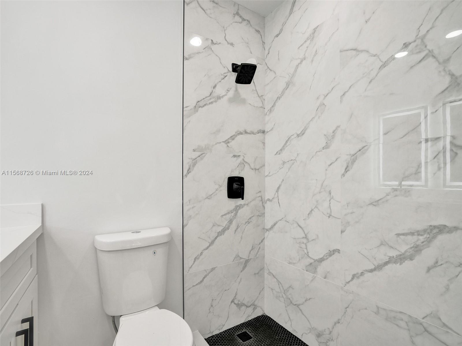 2421 NW 11th St 20B, Miami, Florida 33125, 3 Bedrooms Bedrooms, ,2 BathroomsBathrooms,Residential,For Sale,2421 NW 11th St 20B,A11568726