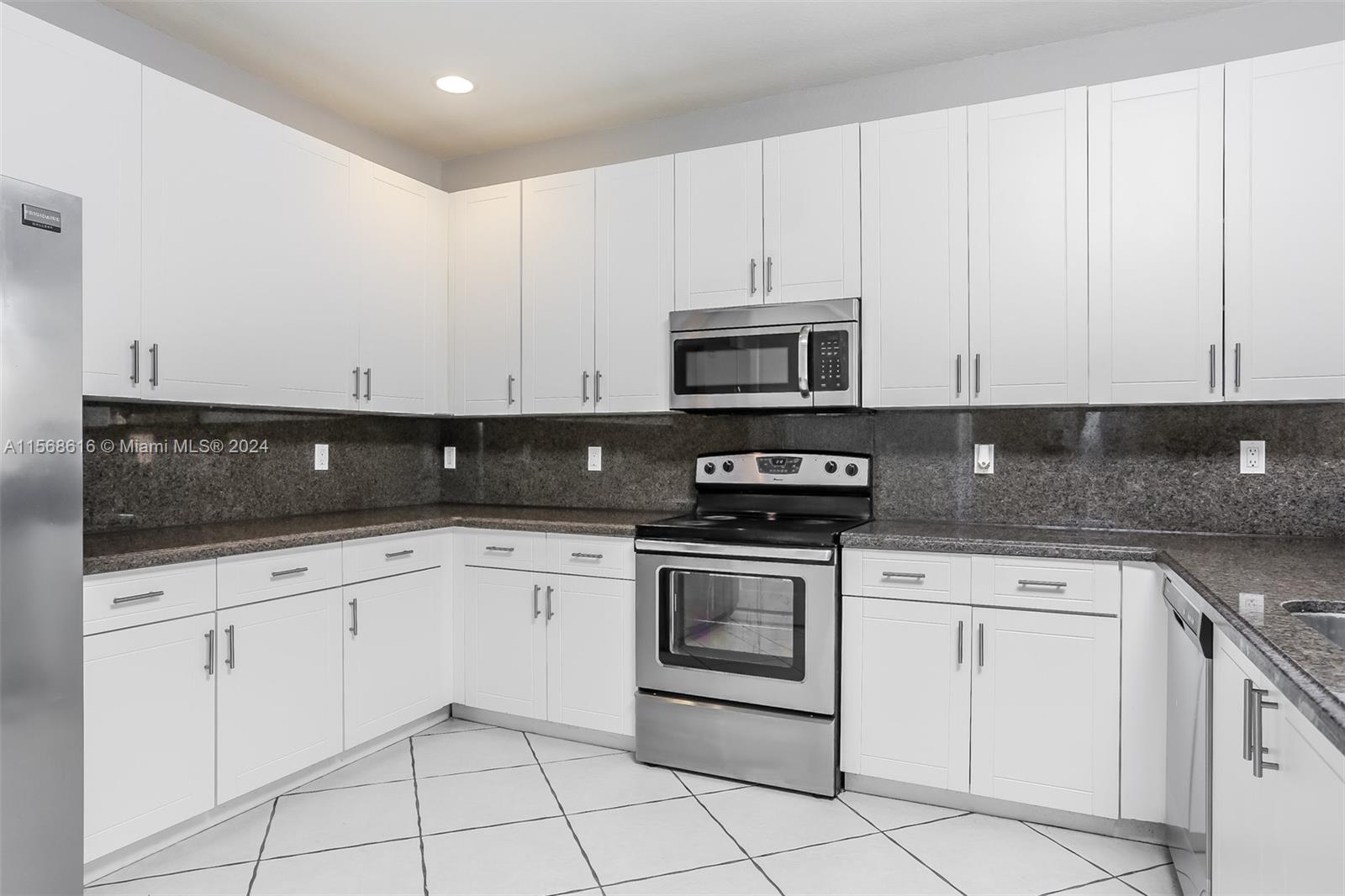 16313 SW 66th St, Miami, Florida 33193, 5 Bedrooms Bedrooms, ,4 BathroomsBathrooms,Residentiallease,For Rent,16313 SW 66th St,A11568616