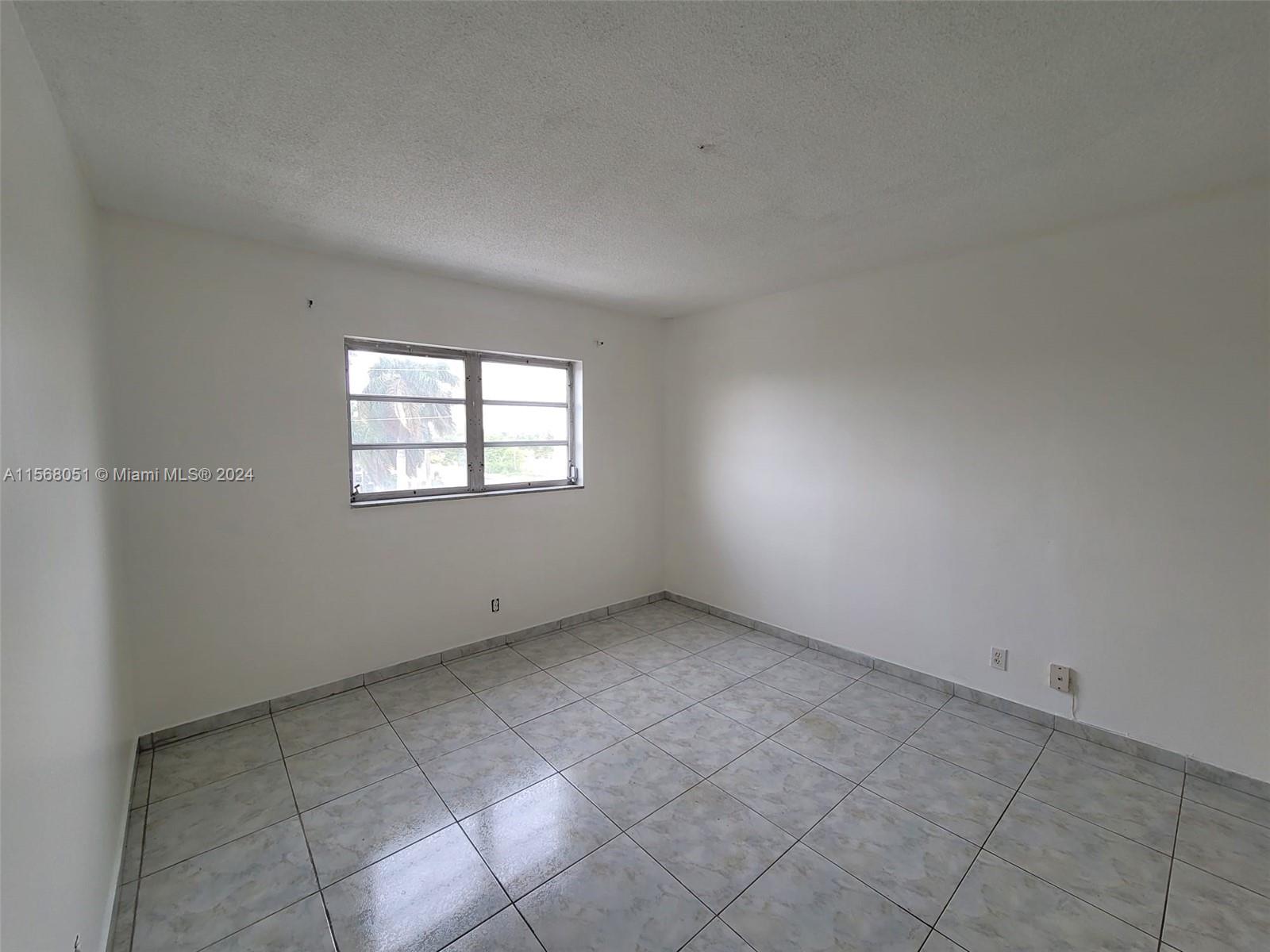 320 NE 12th Ave 408, Hallandale Beach, Florida 33009, 2 Bedrooms Bedrooms, ,2 BathroomsBathrooms,Residential,For Sale,320 NE 12th Ave 408,A11568051
