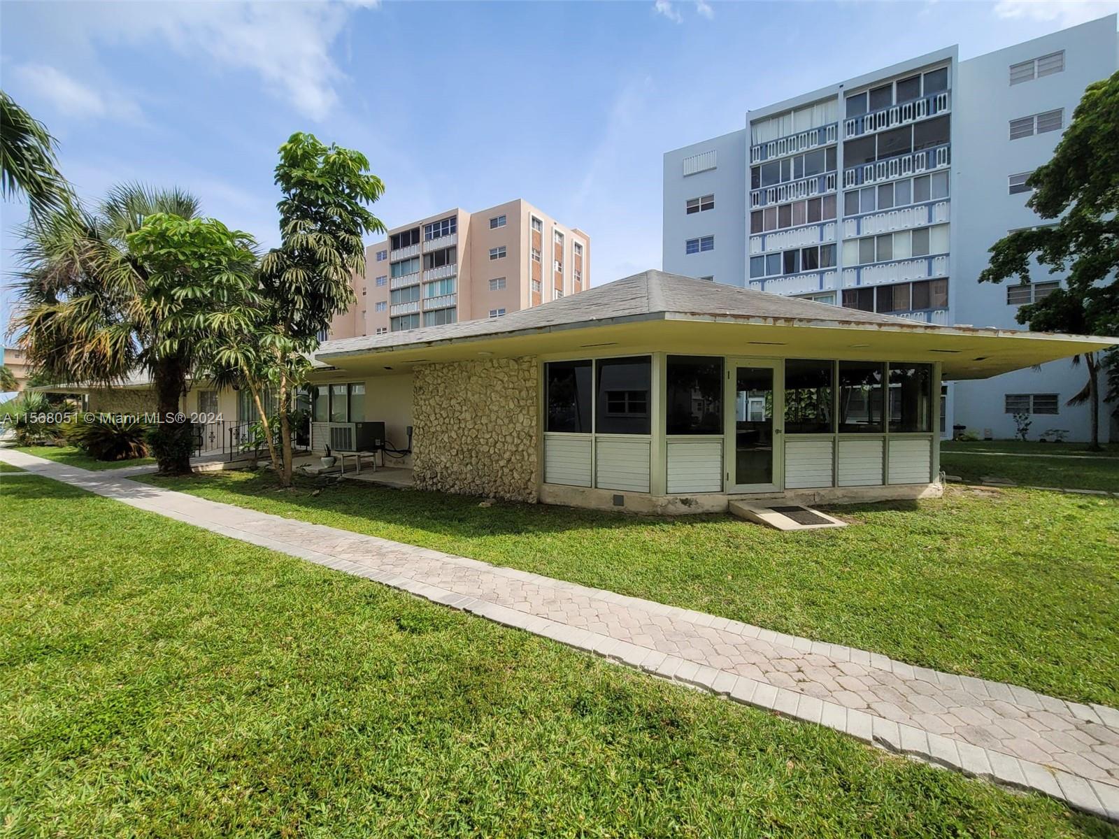 320 NE 12th Ave 408, Hallandale Beach, Florida 33009, 2 Bedrooms Bedrooms, ,2 BathroomsBathrooms,Residential,For Sale,320 NE 12th Ave 408,A11568051