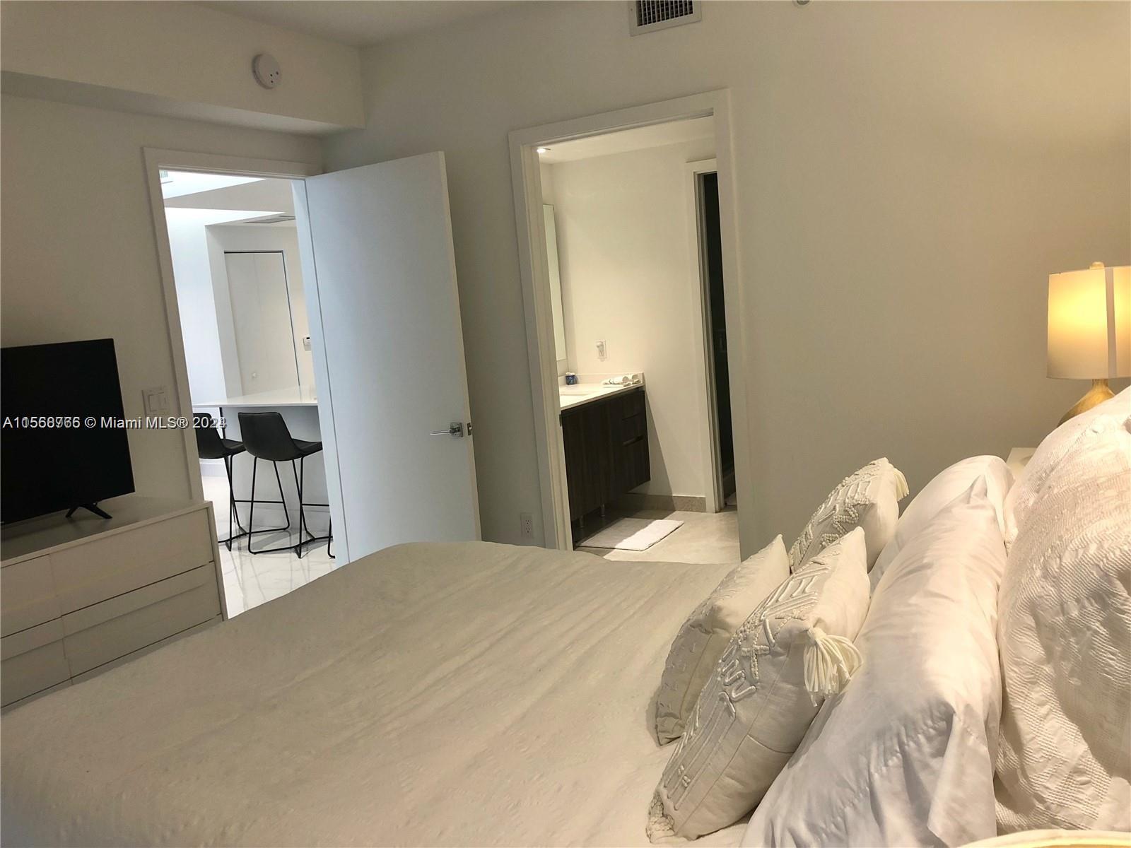 488 NE 18th St 1505, Miami, Florida 33132, 1 Bedroom Bedrooms, ,1 BathroomBathrooms,Residentiallease,For Rent,488 NE 18th St 1505,A11568766