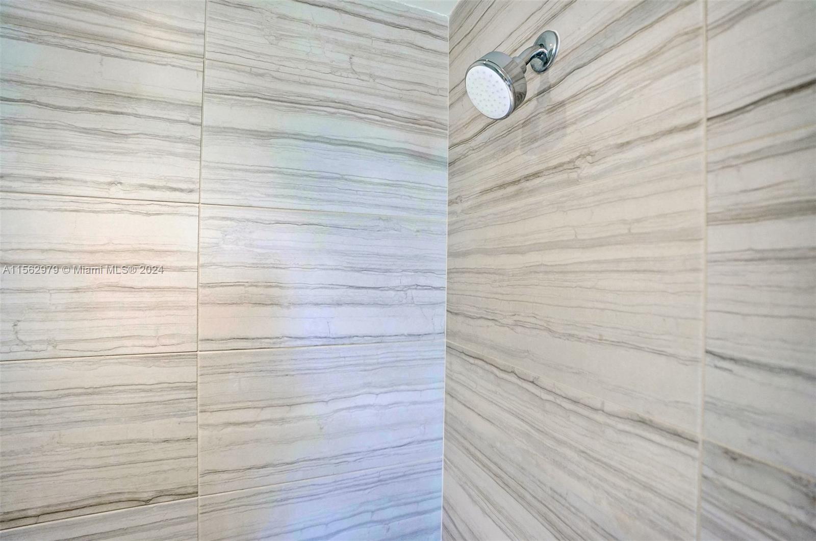 MASTERS BATHROOM