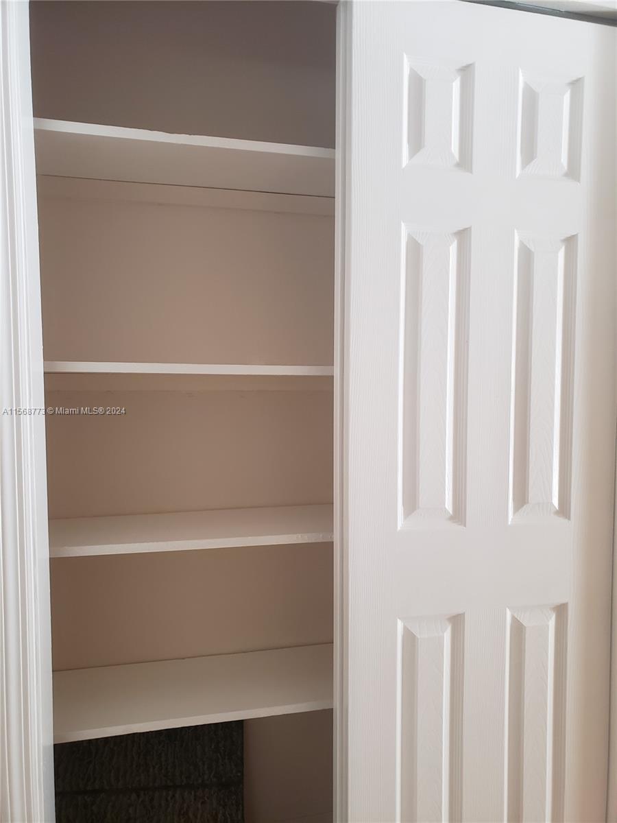 1450 Atlantic Shores Blvd 118, Hallandale Beach, Florida 33009, 2 Bedrooms Bedrooms, ,2 BathroomsBathrooms,Residentiallease,For Rent,1450 Atlantic Shores Blvd 118,A11568773