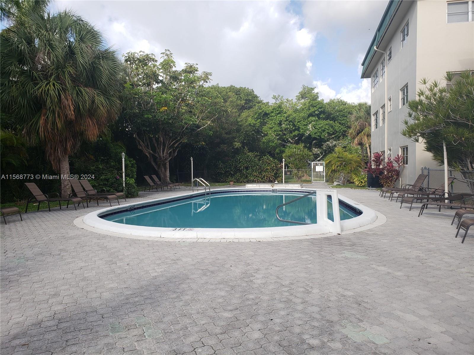 1450 Atlantic Shores Blvd 118, Hallandale Beach, Florida 33009, 2 Bedrooms Bedrooms, ,2 BathroomsBathrooms,Residentiallease,For Rent,1450 Atlantic Shores Blvd 118,A11568773