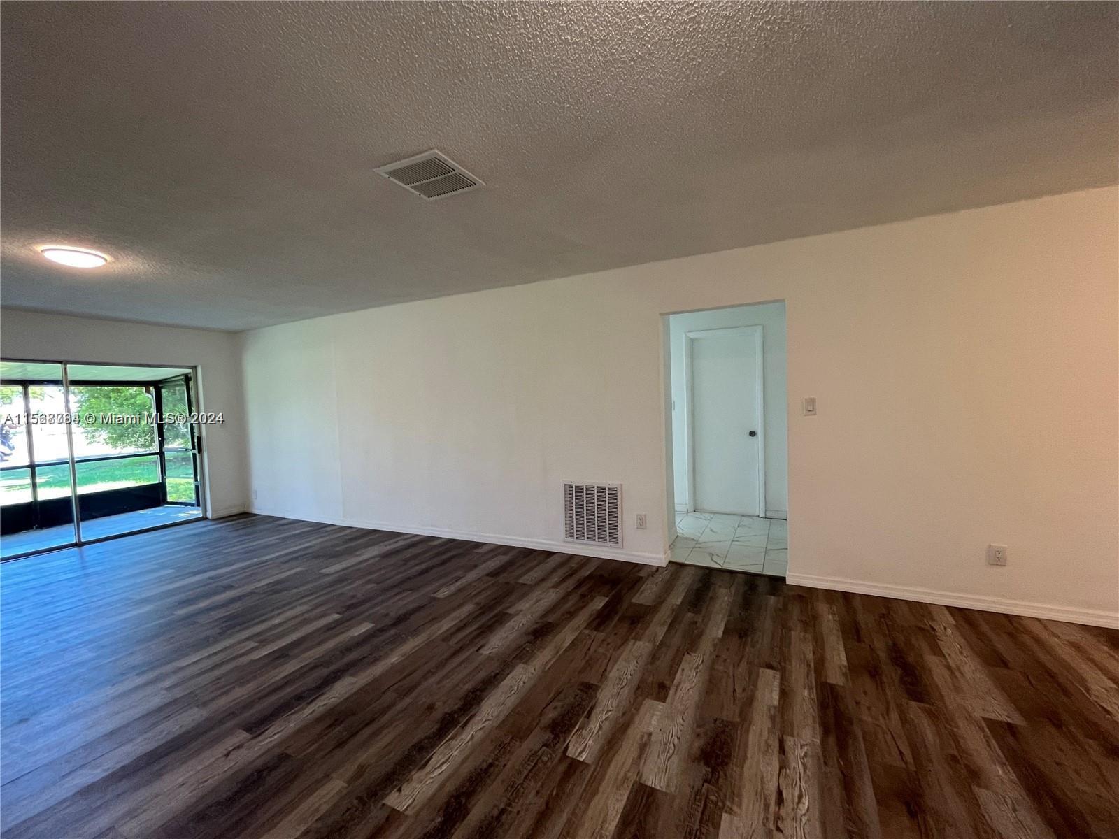 6520 NW 98th Ter B26, Tamarac, Florida 33321, 2 Bedrooms Bedrooms, ,2 BathroomsBathrooms,Residential,For Sale,6520 NW 98th Ter B26,A11568784