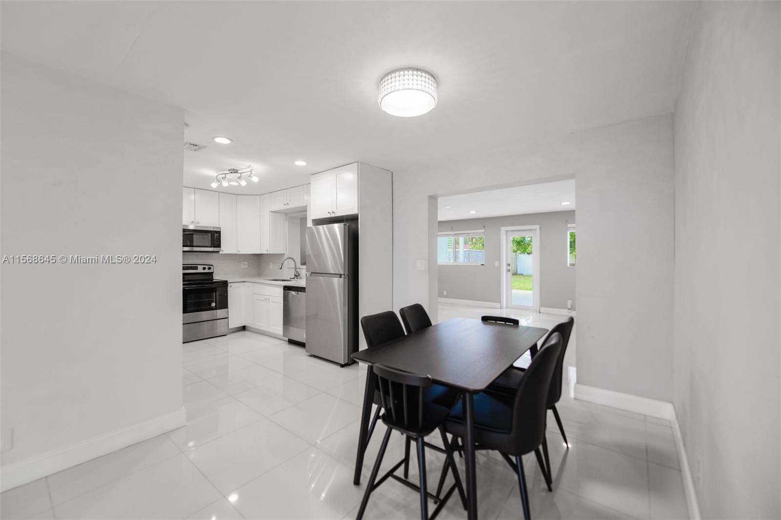 104 SW 7th St, Hallandale Beach, Florida 33009, 3 Bedrooms Bedrooms, ,2 BathroomsBathrooms,Residential,For Sale,104 SW 7th St,A11568645