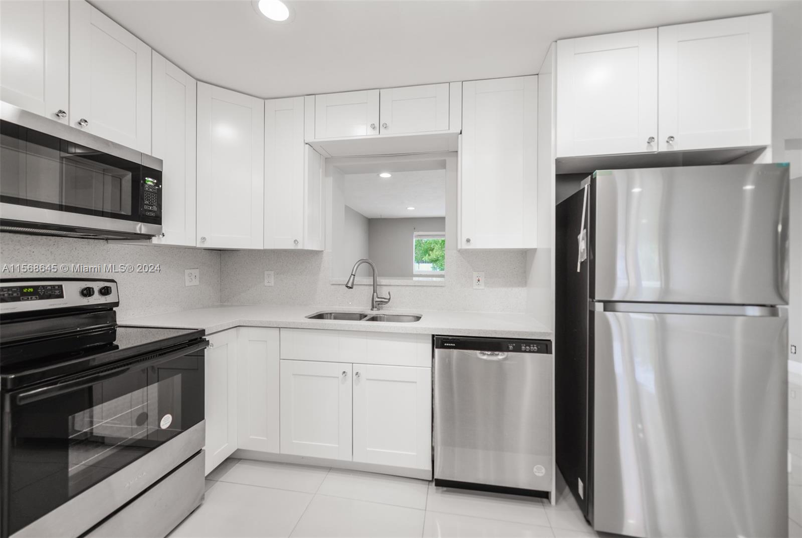 104 SW 7th St, Hallandale Beach, Florida 33009, 3 Bedrooms Bedrooms, ,2 BathroomsBathrooms,Residential,For Sale,104 SW 7th St,A11568645