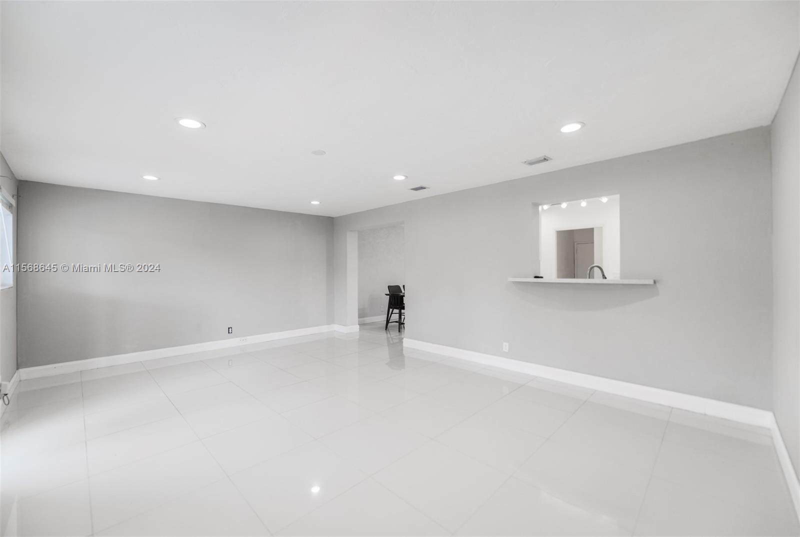 104 SW 7th St, Hallandale Beach, Florida 33009, 3 Bedrooms Bedrooms, ,2 BathroomsBathrooms,Residential,For Sale,104 SW 7th St,A11568645