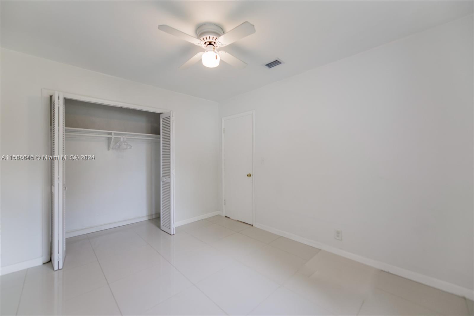 104 SW 7th St, Hallandale Beach, Florida 33009, 3 Bedrooms Bedrooms, ,2 BathroomsBathrooms,Residential,For Sale,104 SW 7th St,A11568645