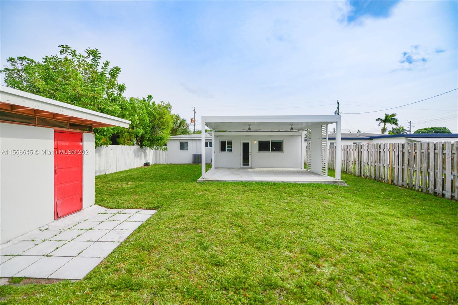 104 SW 7th St, Hallandale Beach, Florida 33009, 3 Bedrooms Bedrooms, ,2 BathroomsBathrooms,Residential,For Sale,104 SW 7th St,A11568645
