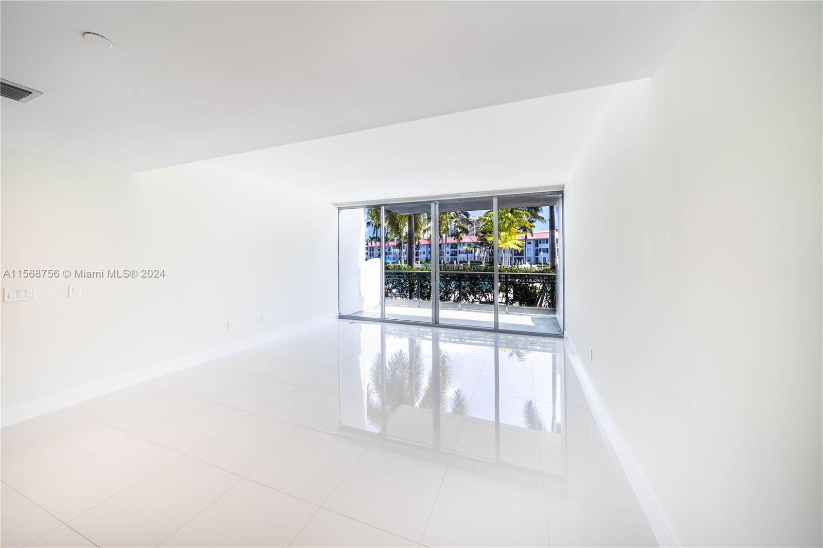 2950 NE 188th St 140, Aventura, Florida 33180, 2 Bedrooms Bedrooms, ,3 BathroomsBathrooms,Residentiallease,For Rent,2950 NE 188th St 140,A11568756