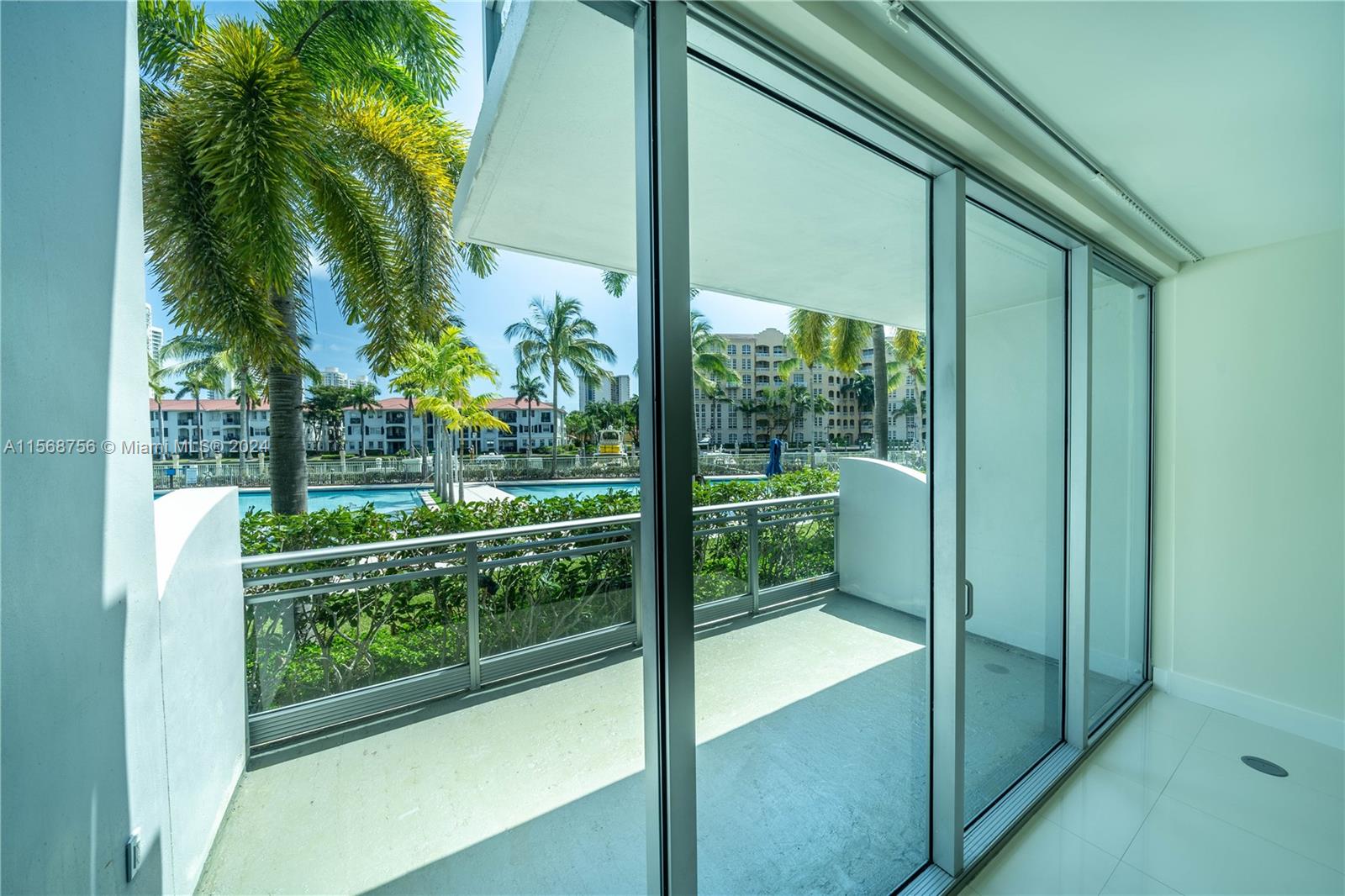 2950 NE 188th St 140, Aventura, Florida 33180, 2 Bedrooms Bedrooms, ,3 BathroomsBathrooms,Residentiallease,For Rent,2950 NE 188th St 140,A11568756