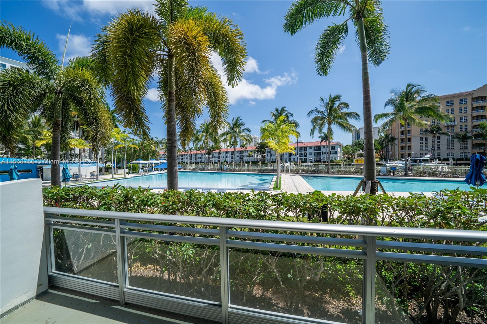 2950 NE 188th St 140, Aventura, Florida 33180, 2 Bedrooms Bedrooms, ,3 BathroomsBathrooms,Residentiallease,For Rent,2950 NE 188th St 140,A11568756